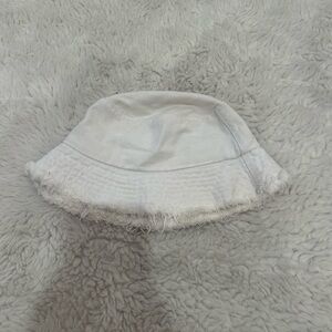 White Rubi Frayed Bucket Hat